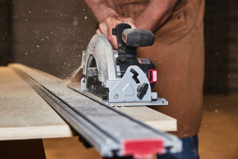 Cómo cortar madera con sierra circular? 